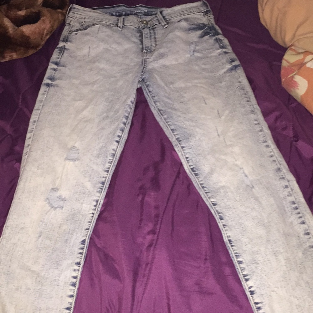 Levi’s high rise ankle jeans (meet ups only)